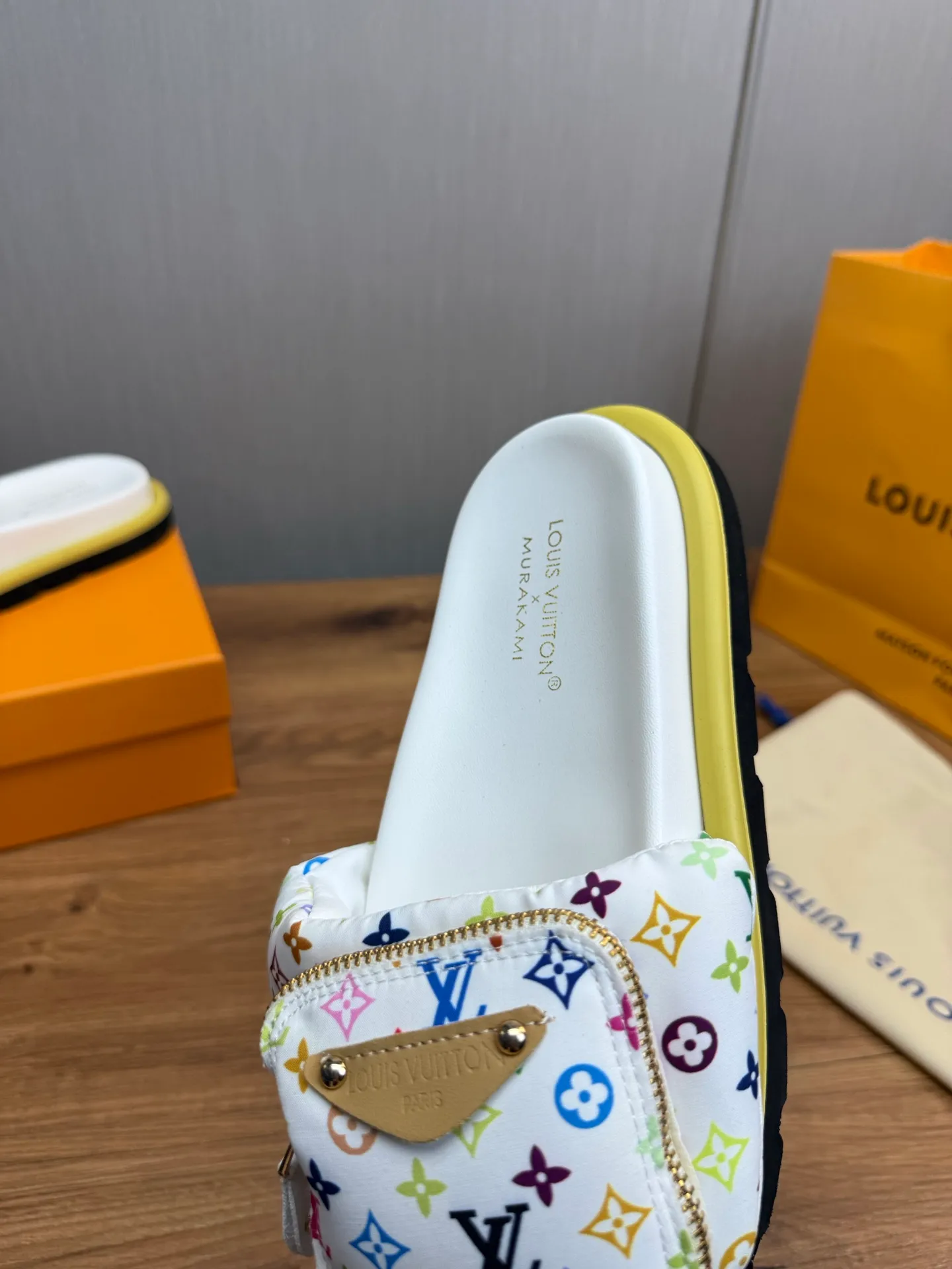 Men's shoes 💰360💰 Lv. hot selling men's slippers 🔥 🩴Official website one to one production 38-45 sizes 45 46 🉑️Customized!